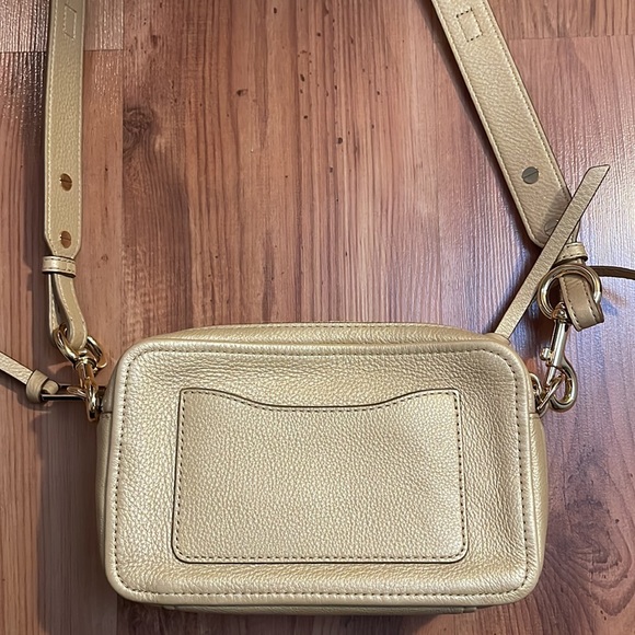 Pre LOVED. Marc Jacobs Authentic Softshot Pearlized Bag, excellent condition - Picture 8 of 14